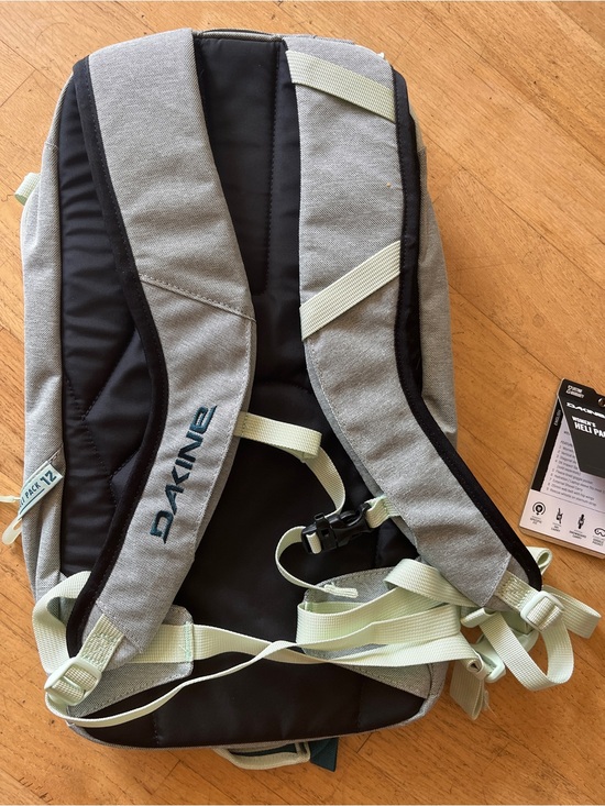 New Dakine women’s Heli Pack Backpack 12L - Green Lily - Straps and pockets main image 7